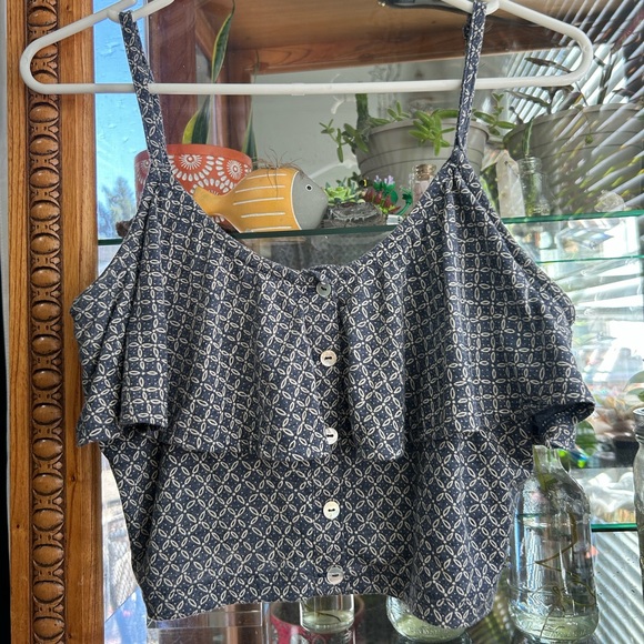 Bundle of clothes I don’t wear anymore , great condition! Message me! <3 - Picture 7 of 16